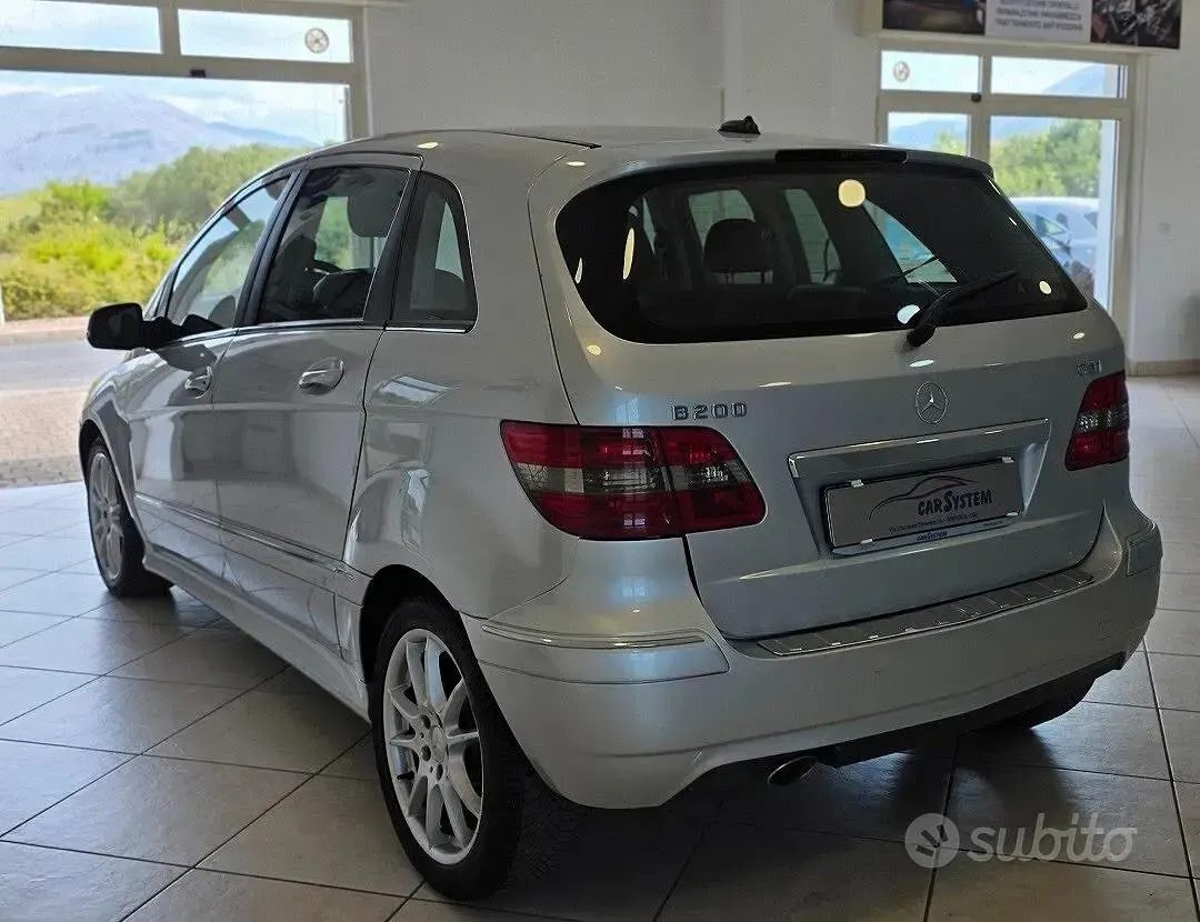 Usata Mercedes B200 140 CV (102 kW) 2009 Grigio Monovolume