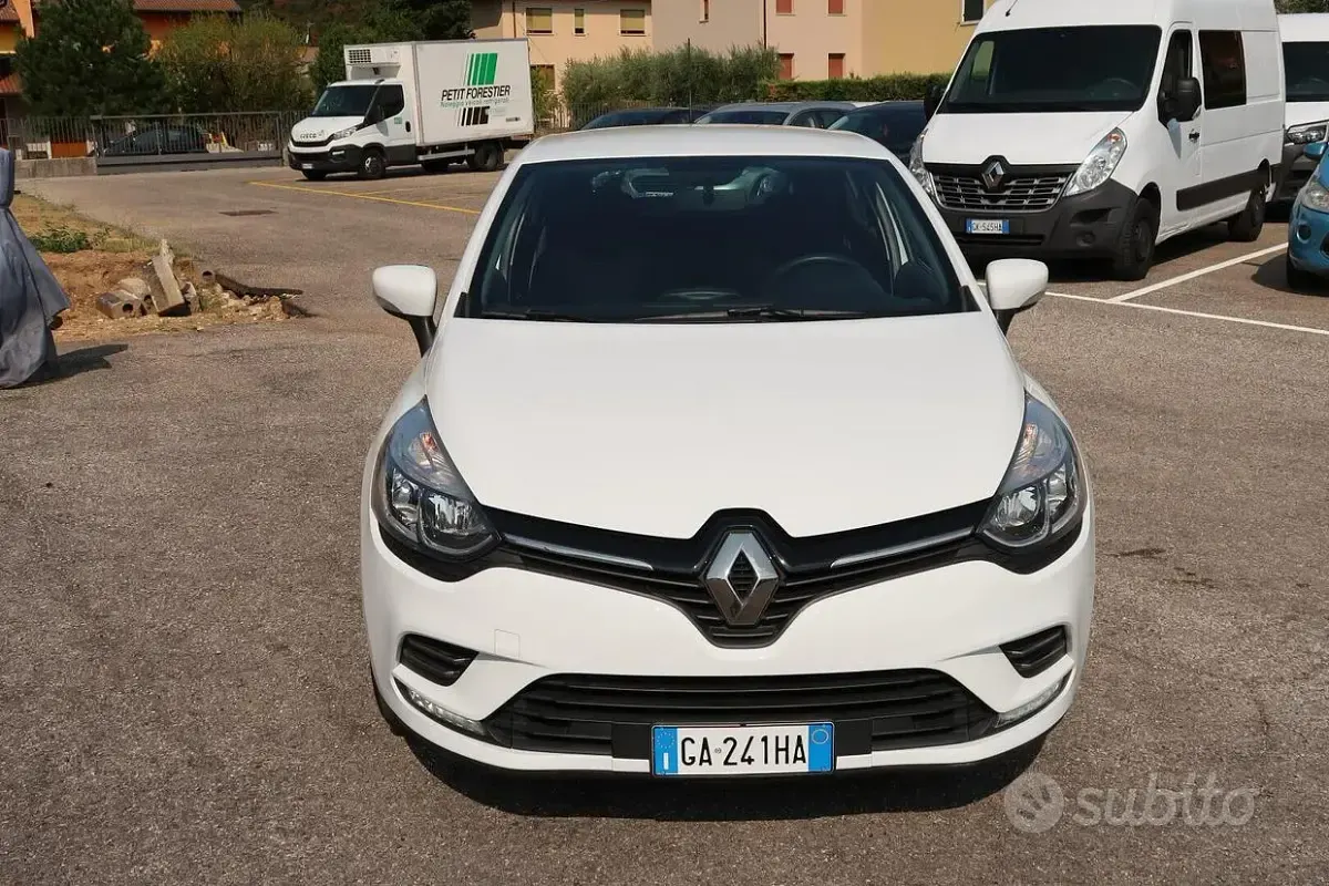 Usata Renault Clio V 86 CV (63 kW) 2020 Bianco Furgone