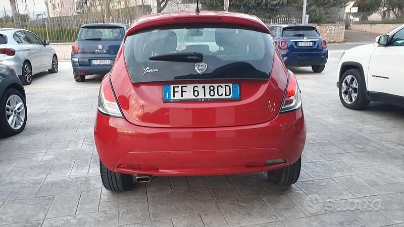 Usata Lancia Ypsilon 95 CV (69 kW) 2016 Rosso Utilitaria