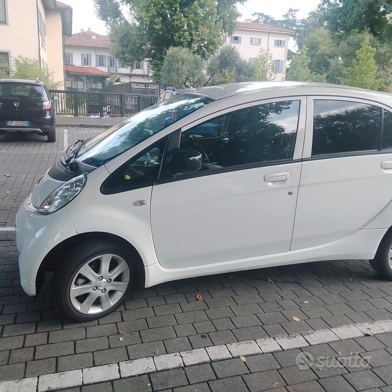 Usata Peugeot iON 49 kW (67 CV) 2012 Bianco Utilitaria