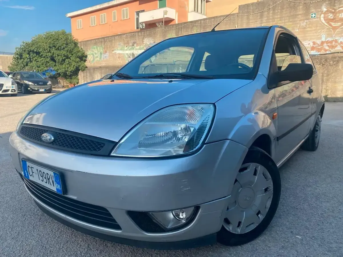 Usata Ford Fiesta 68 CV (50 kW) 2004 Utilitaria