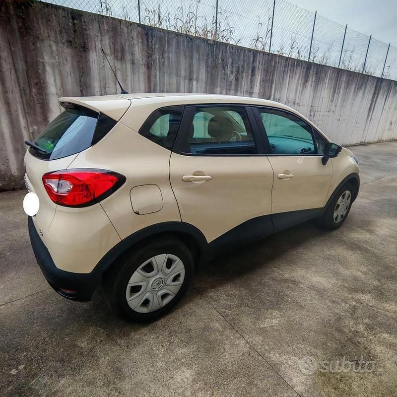 Usata Renault Captur 90 CV (66 kW) 2014 Marrone SUV