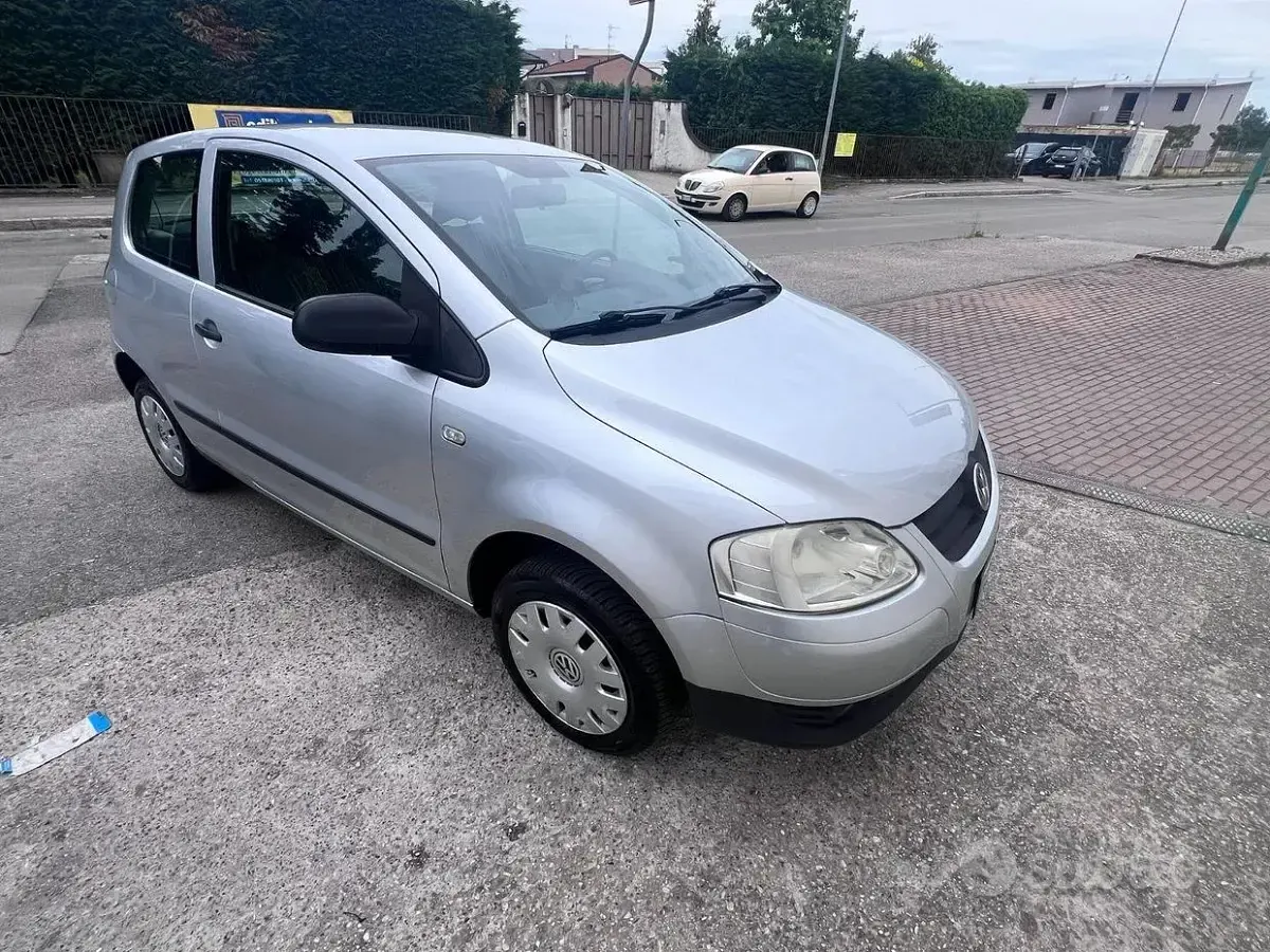 Usata VW Fox 69 CV (50 kW) 2008 Grigio Utilitaria