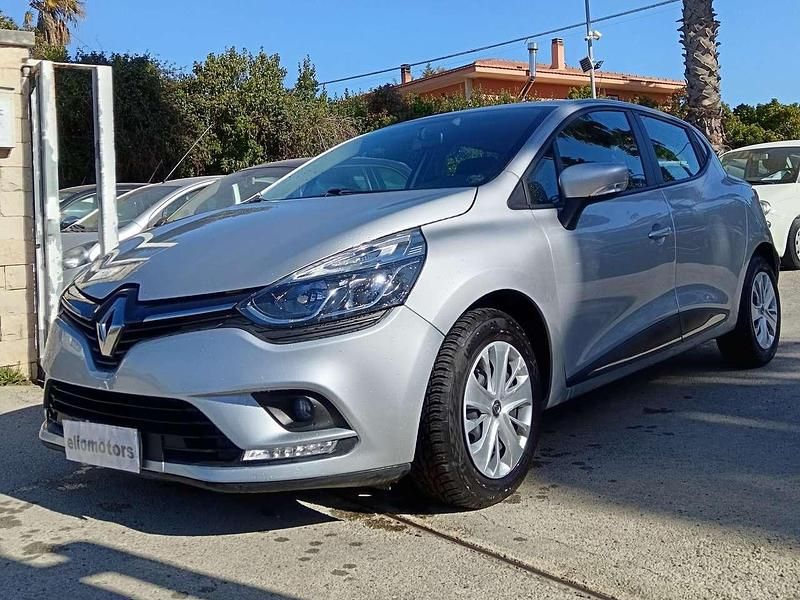 Usata Renault Clio IV Business 76 CV (55 kW) 2019 Argento Berlina