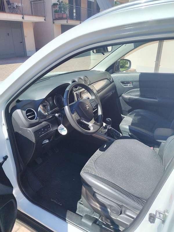Usata Suzuki Vitara Cool 129 CV (94 kW) 2023 Bianco SUV