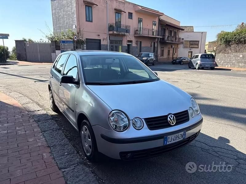 Usata VW Polo 74 CV (54 kW) 2004 Grigio Utilitaria