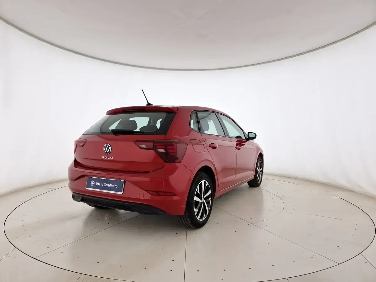 Usata VW Polo Life 80 CV (58 kW) 2023 Kings red metallizzato Utilitaria