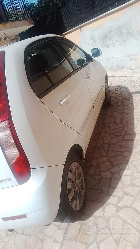 Usata Tata Indica 75 CV (55 kW) 2012 Bianco Utilitaria