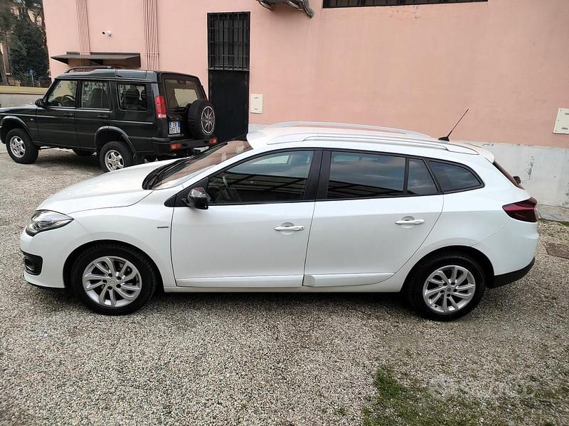 Usata Renault Mégane GrandTour LIMITED 110 CV (80 kW) 2015 Bianco Station wagon