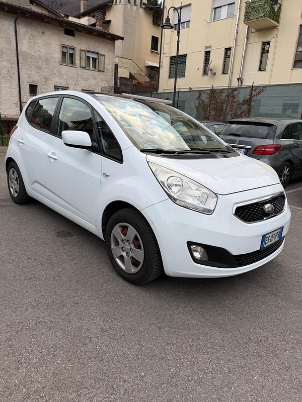 Usata Kia Venga 89 CV (65 kW) 2013 Bianco Utilitaria