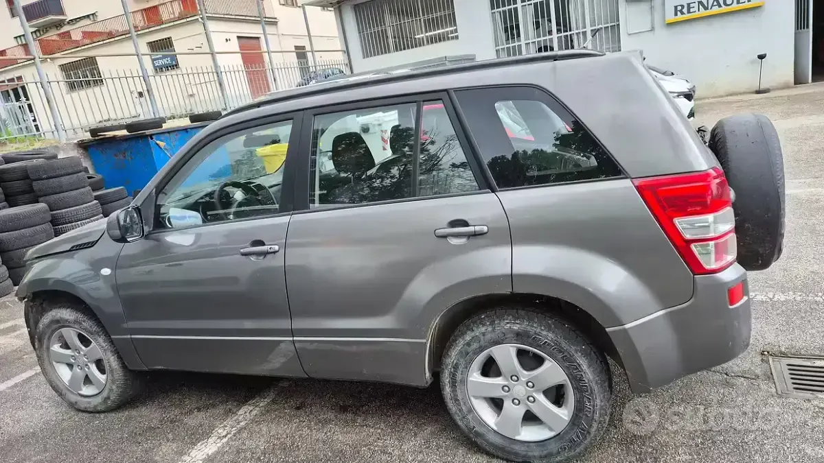 Usata Suzuki Vitara 2006 Grigio SUV