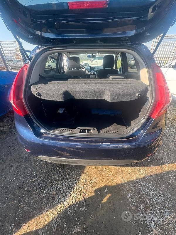 Usata Ford Fiesta 96 CV (70 kW) 2012 Blu Utilitaria