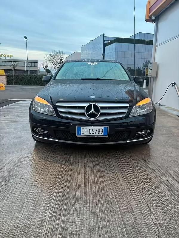 Usata Mercedes C200 Avantgarde 184 CV (135 kW) 2010 Nero Berlina