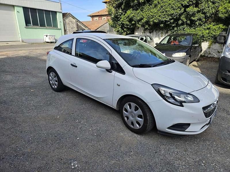Usado Opel Corsa 75 CV (55 kW) 2018 Blanco Utilitario