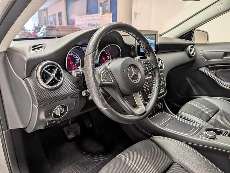 Usata Mercedes A180 2017 Grigio Berlina