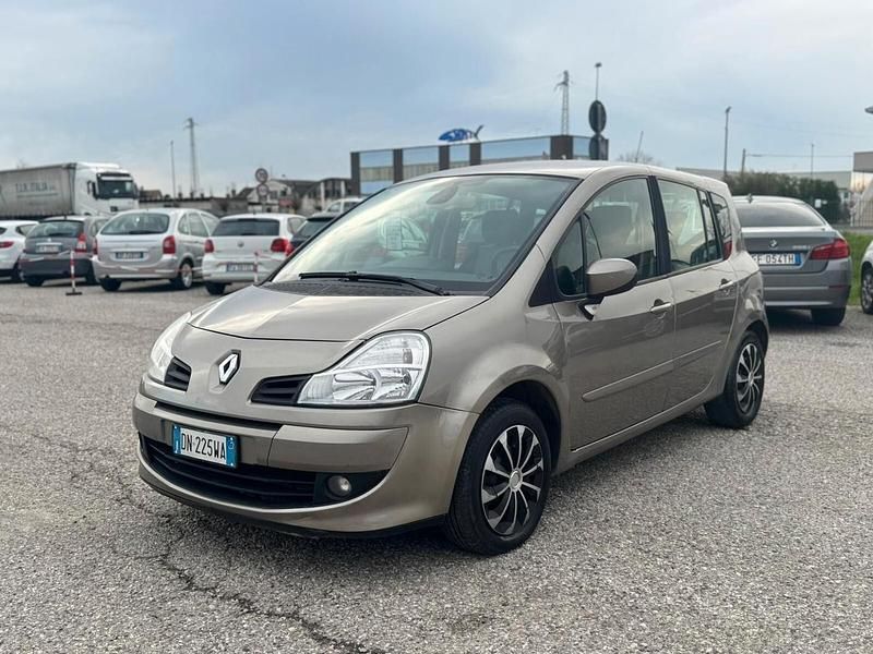 Usata Renault Modus Dynamique 106 CV (77 kW) 2008 Oro Monovolume