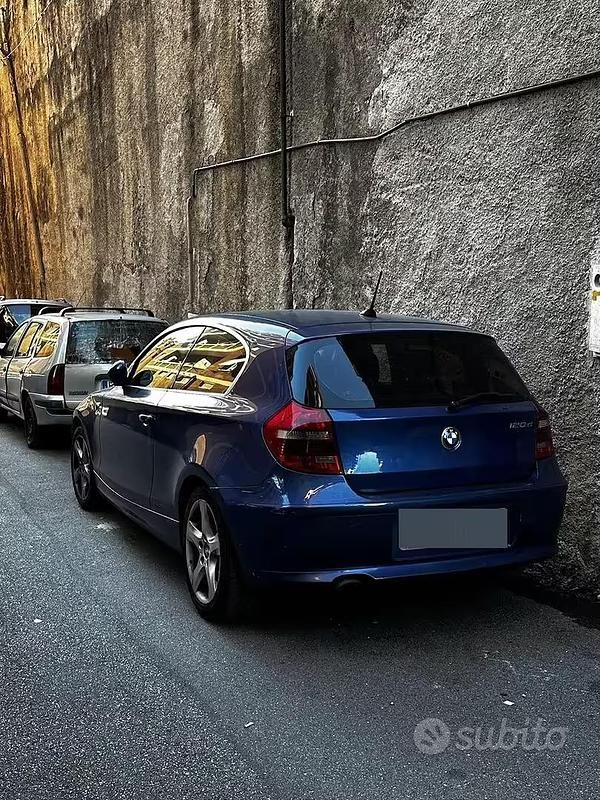 Usata BMW 120 2007 Blu Utilitaria