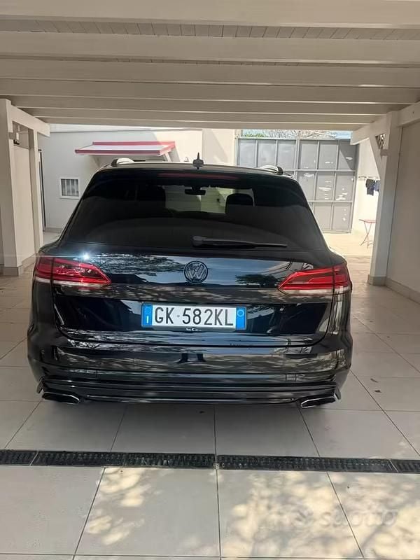 Usata VW Touareg R-line 286 CV (210 kW) 2019 Nero SUV