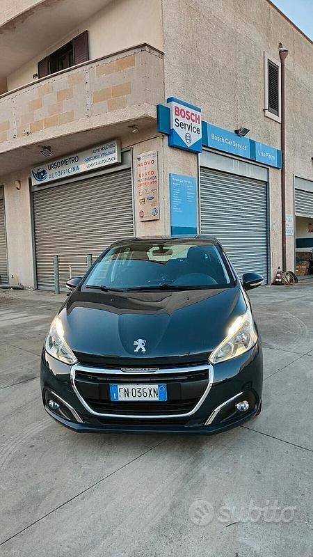 Usata Peugeot 208 75 CV (55 kW) 2018 Grigio Utilitaria