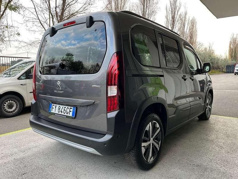 Usata Peugeot Rifter GT-line 131 CV (96 kW) 2020 Grigio Monovolume
