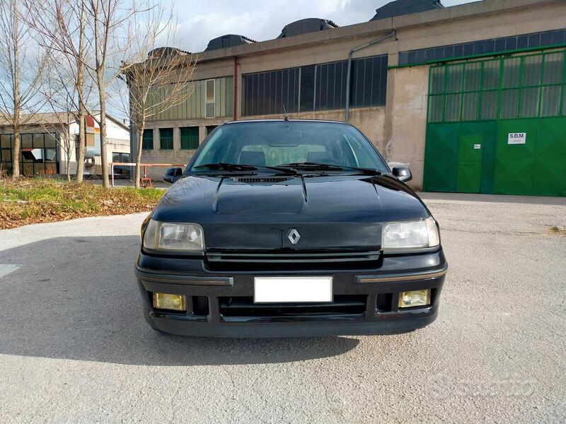 Usato 1992 Renault Clio 1.8 Benzin (14.500 €)