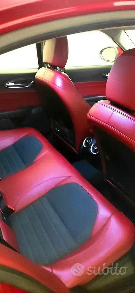 Usata Alfa Romeo Giulia Super 180 CV (132 kW) 2017 Rosso Berlina