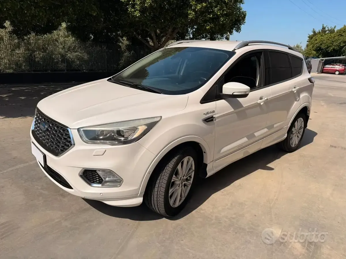 Usata Ford Kuga Vignale 150 CV (110 kW) 2018 Bianco SUV