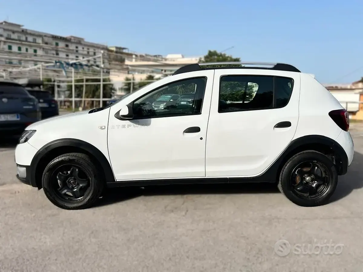 Usata Dacia Sandero Stepway 90 CV (66 kW) 2016 Bianco Berlina