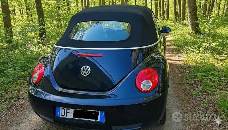 Usata VW Beetle Cabriolet 101 CV (74 kW) 2006 Nero Cabrio
