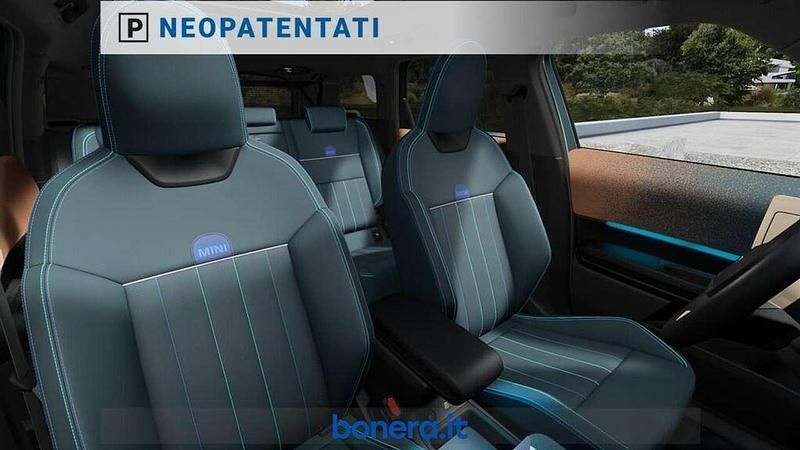 Usata Mini Cooper S Countryman Favoured 150 kW (204 CV) 2025 Smokey green SUV