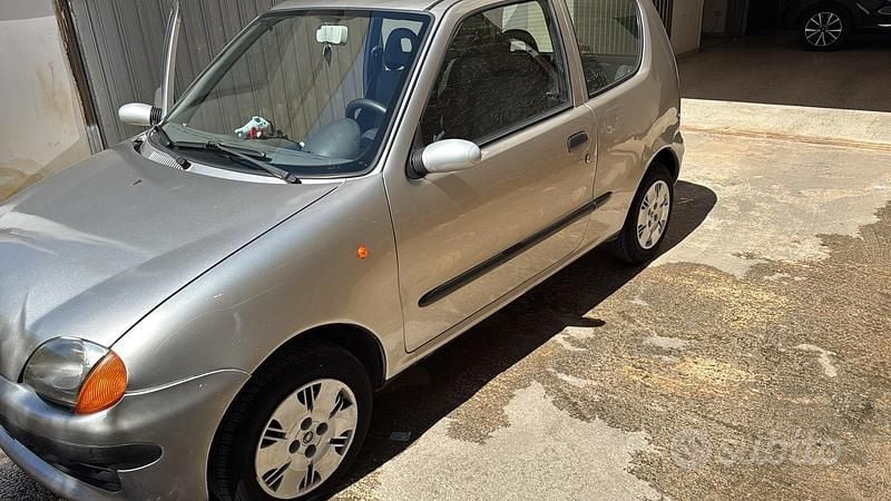 Usata Fiat Seicento 39 CV (28 kW) 1999 Grigio Utilitaria