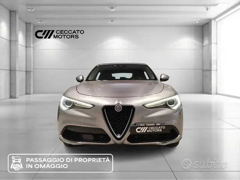 Usata Alfa Romeo Stelvio Executive 280 CV (205 kW) 2017 Grigio SUV