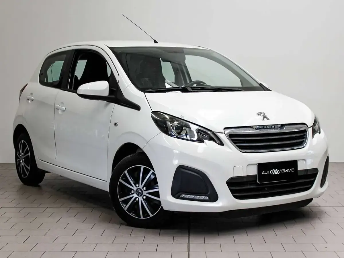 Usata Peugeot 108 Active 69 CV (50 kW) 2014 Bianco Utilitaria
