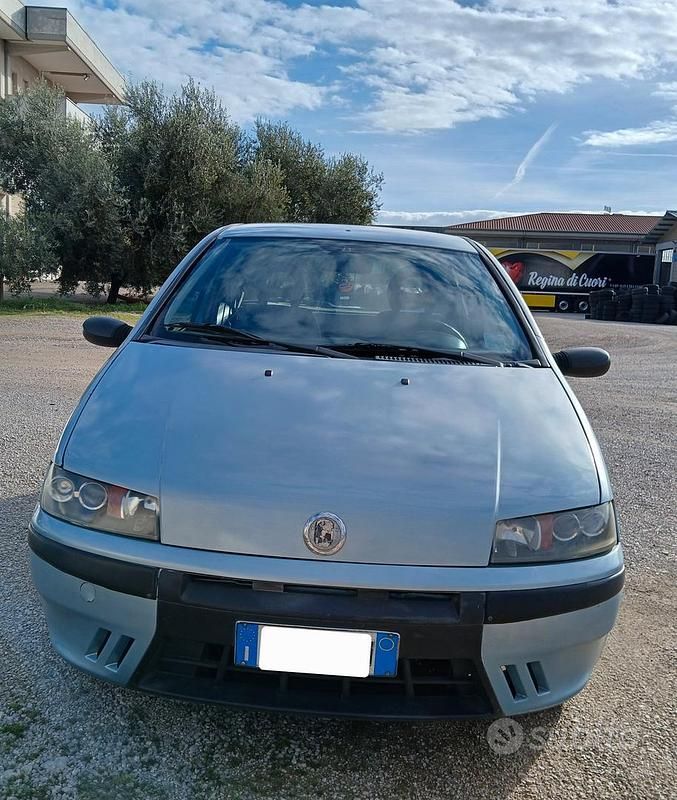 Usata Fiat Punto 60 CV (44 kW) 2003 Blu Berlina