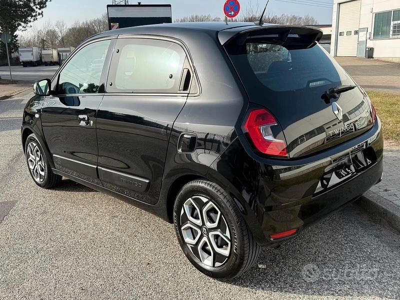 Usado Renault Twingo Intens 65 HP (47 kW) 2020 Preto Citadino
