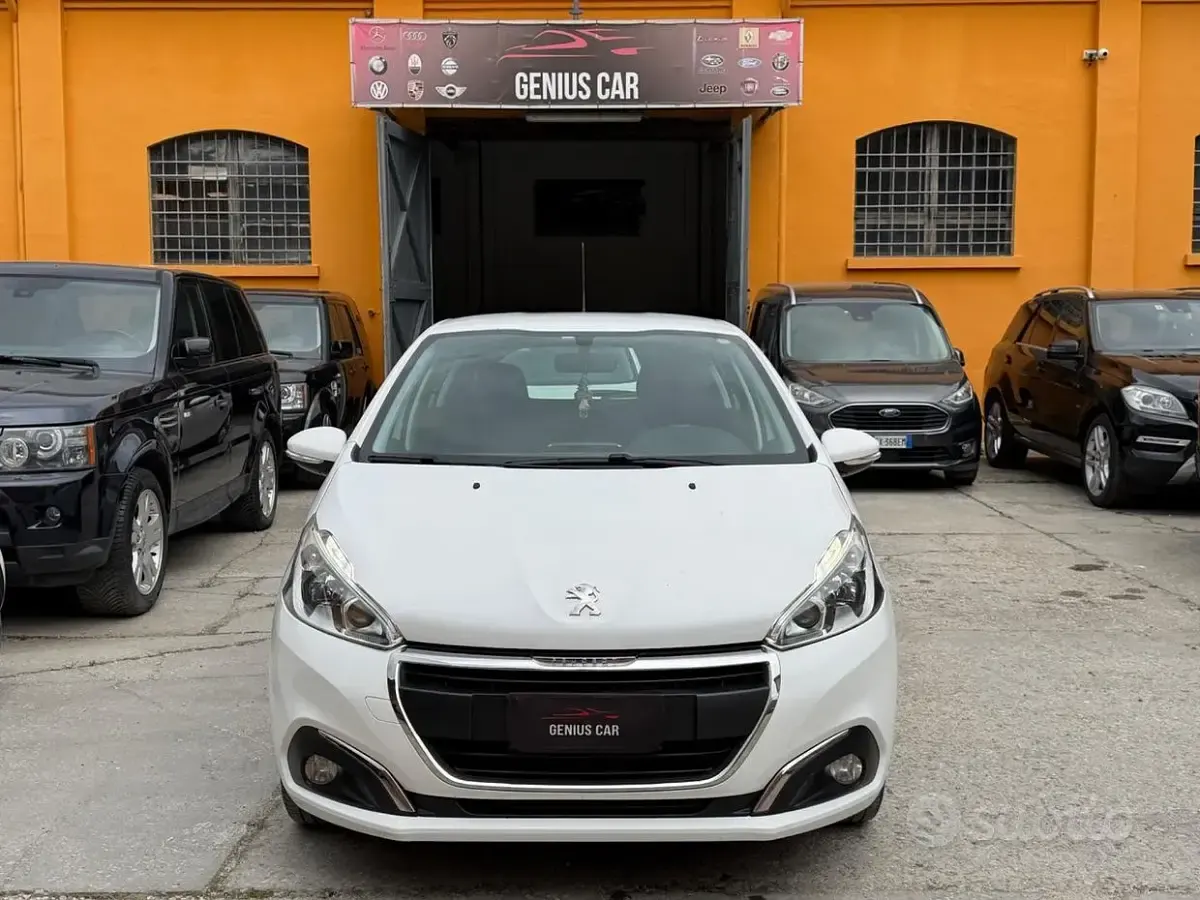 Usata Peugeot 208 Style 75 CV (55 kW) 2018 Bianco Utilitaria