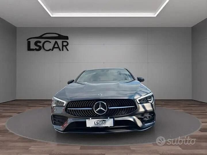 Usata Mercedes CLA200 Premium 150 CV (110 kW) 2023 Grigio Berlina