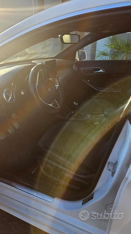Usata Mercedes CLA200 AMG 136 CV (100 kW) 2015 Bianco Coupé