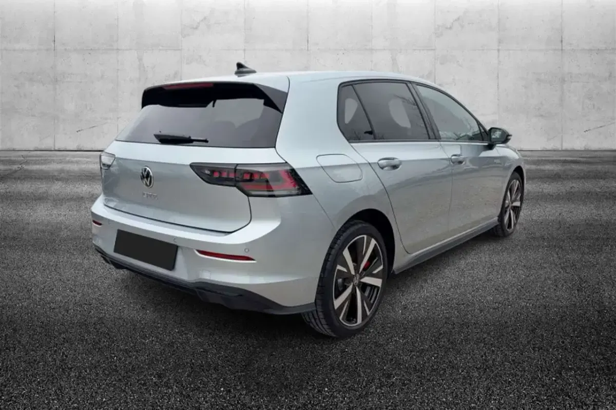 Usata VW Golf VIII GTE 272 CV (200 kW) 2025 Argento Berlina