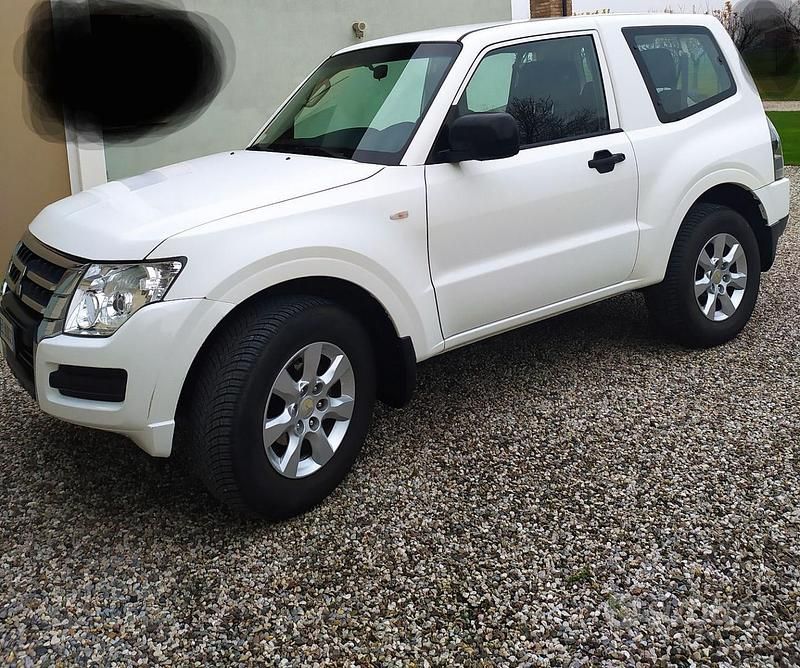 Usata Mitsubishi Pajero 2015 Bianco SUV