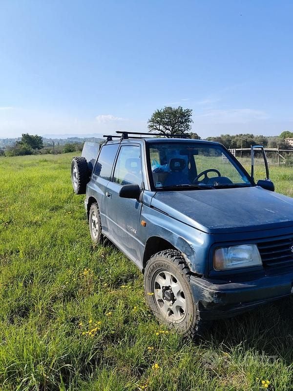 Usata Suzuki Vitara 75 CV (55 kW) 1988 Verde Station wagon