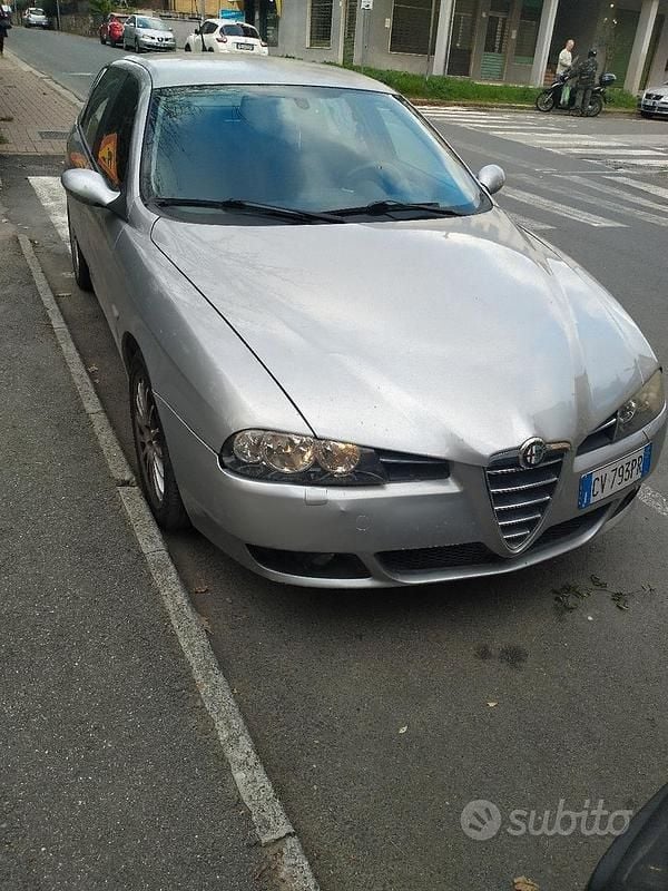 Grigio Usata 2005 Alfa Romeo 156 Station wagon | 400 € (Super prezzo) - Immagine 1/4