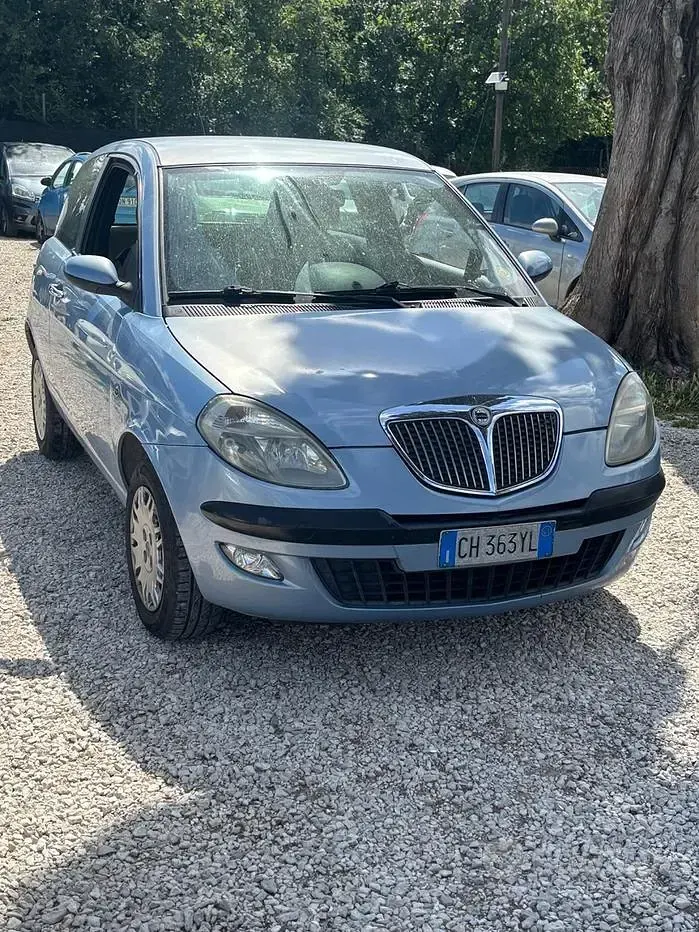 Usata Lancia Ypsilon 80 CV (58 kW) 2003 Blu Utilitaria