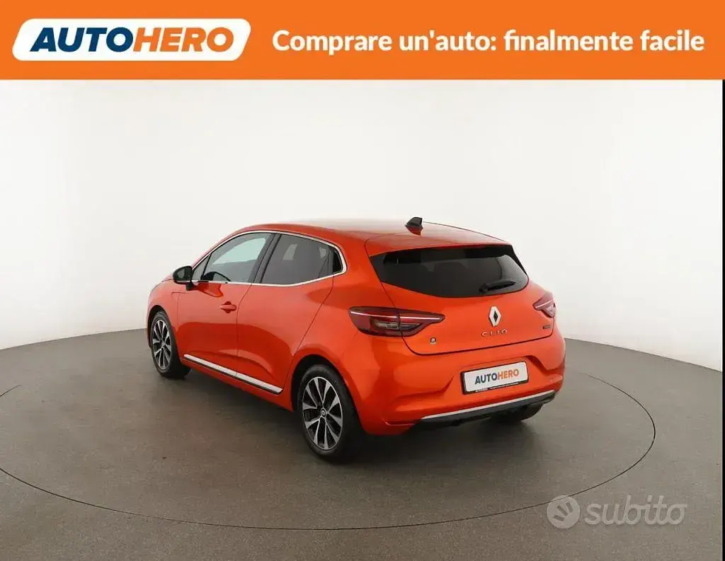 Usata Renault Clio V Techno 94 CV (69 kW) 2023 Arancione Berlina