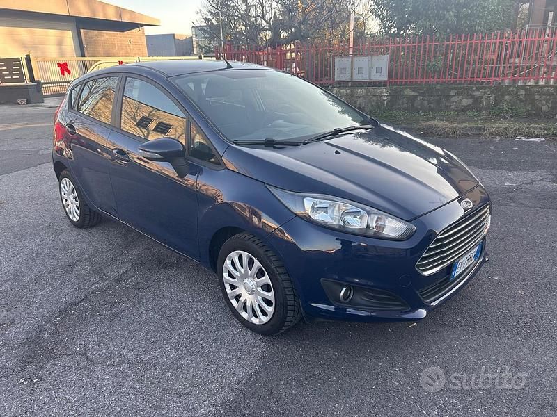 Usata Ford Fiesta 97 CV (71 kW) 2015 Blu Utilitaria