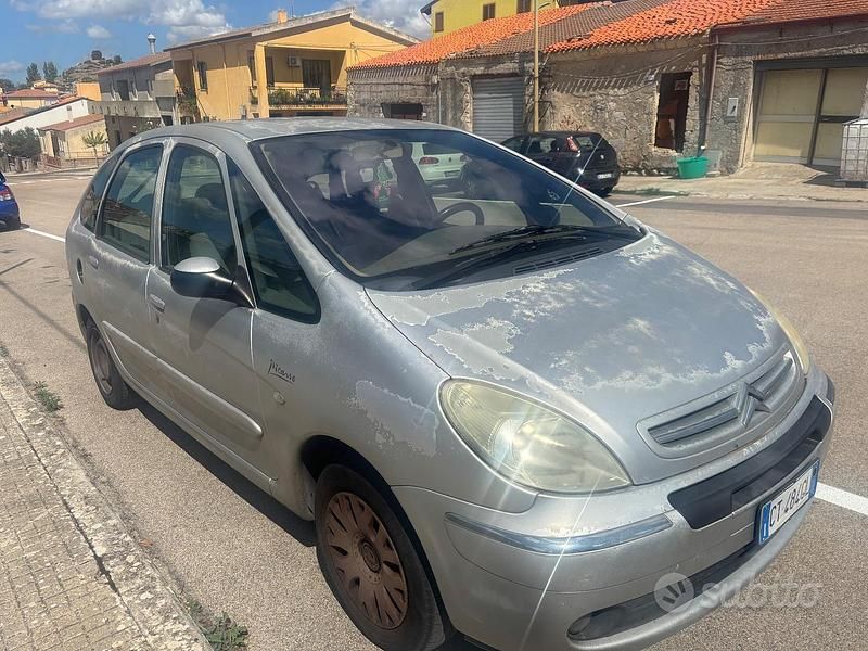 Grigio Usata 2005 Citroën Xsara Picasso Monovolume | 600 € (Buon prezzo) - Immagine 1/4