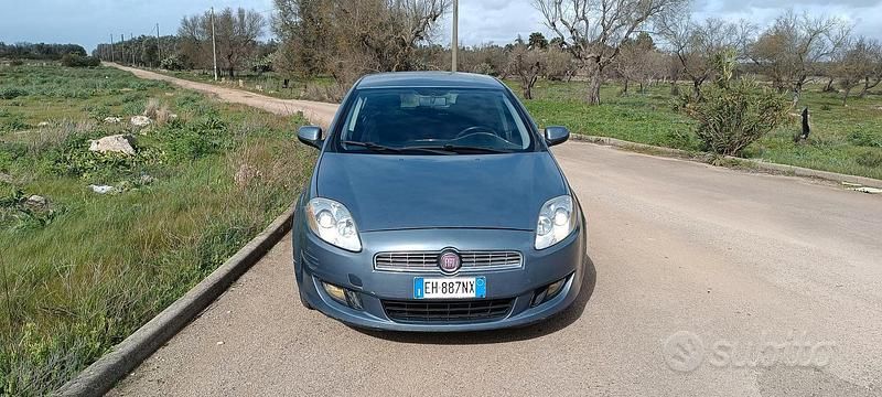 Usata Fiat Bravo 120 CV (88 kW) 2011 Grigio Utilitaria