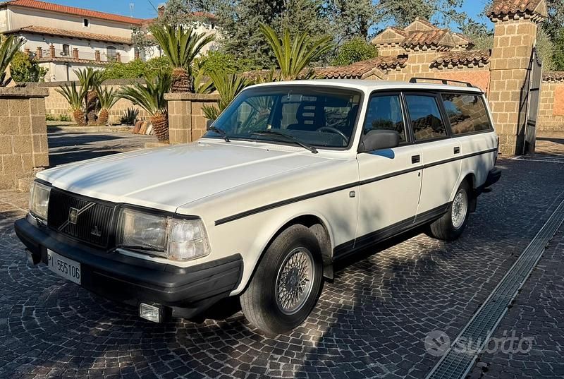 Usata Volvo 240 109 CV (80 kW) 1991 Bianco Station wagon