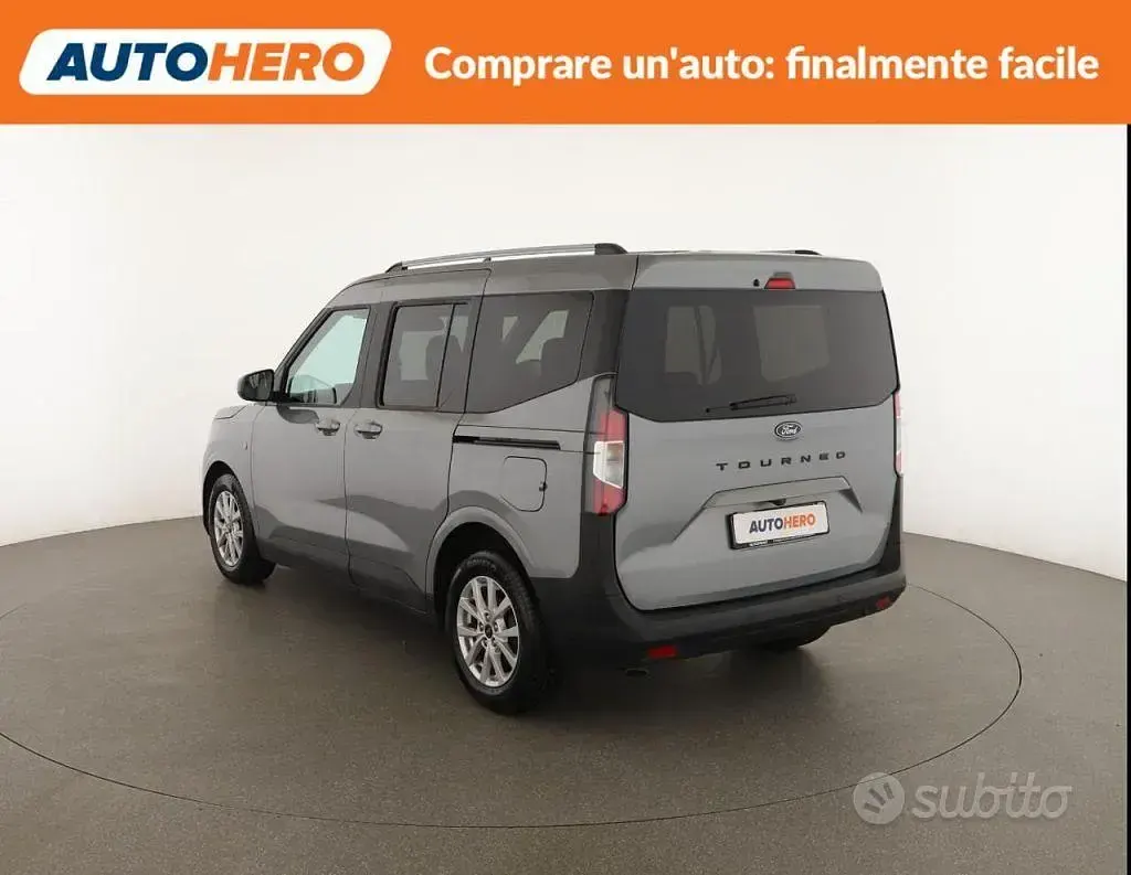 Usata Ford Tourneo Courier 125 CV (91 kW) 2024 Grigio Monovolume