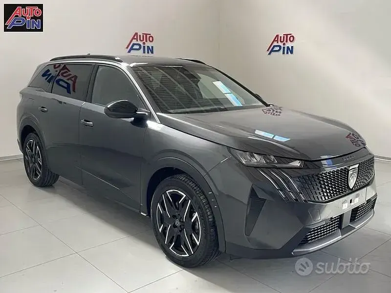 Usata Peugeot 5008 Allure 145 CV (106 kW) 2025 Other SUV
